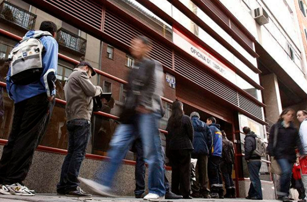 El pedido de subsidios por desempleo se disparó 60% en el 2024: qué puede pasar este año