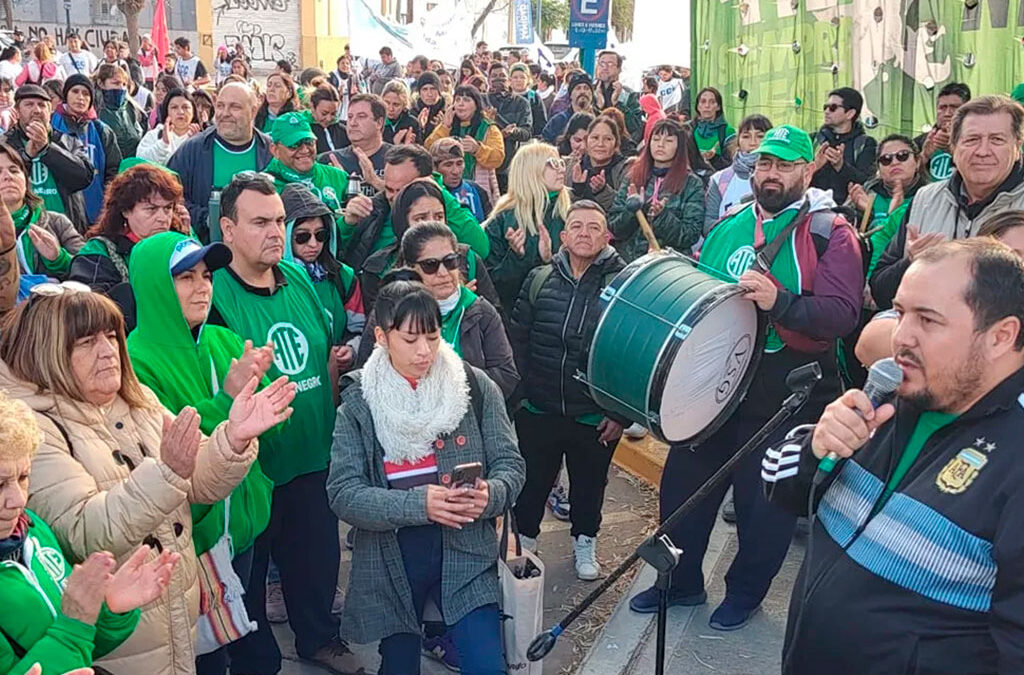 Tras cuatro meses con el sueldo congelado, los estatales de Rio Negro se preparan para las paritarias
