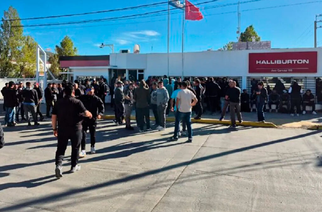 Gremio petrolero advirtió a Halliburton tras la ratificación de despidos: «Si se van, no vuelven más a Chubut»