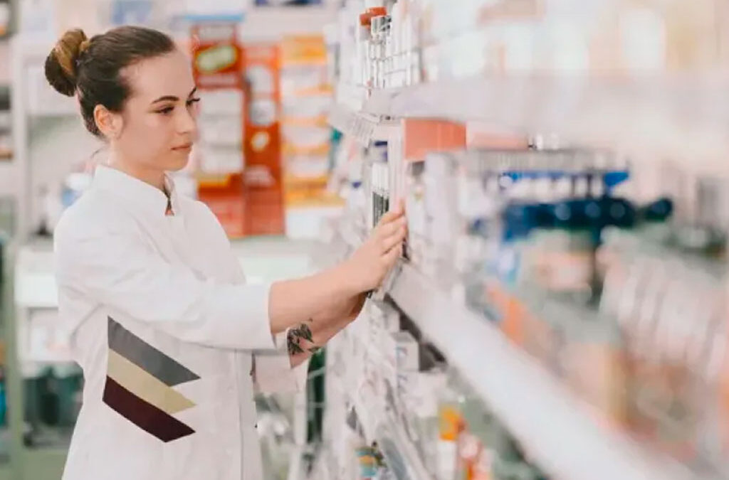 Farmacéuticos y Bioquímicos acuerdan una fuerte suba salarial: el básico alcanza los $2.500.000