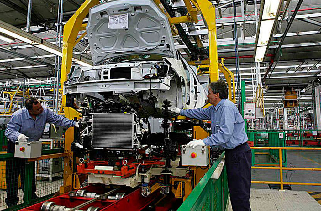 SMATA informó a los trabajadores que Nissan dejará de producir en el país y cerrará la planta de Córdoba