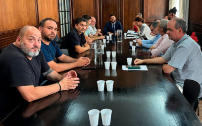 El Gobierno otorga un aumento a estatales con aval de UPCN y ATE se declara en estado de alerta