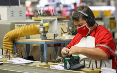 Se profundiza la crisis en la industria del calzado: Puma comenzó una ola de despidos en su planta de La Rioja
