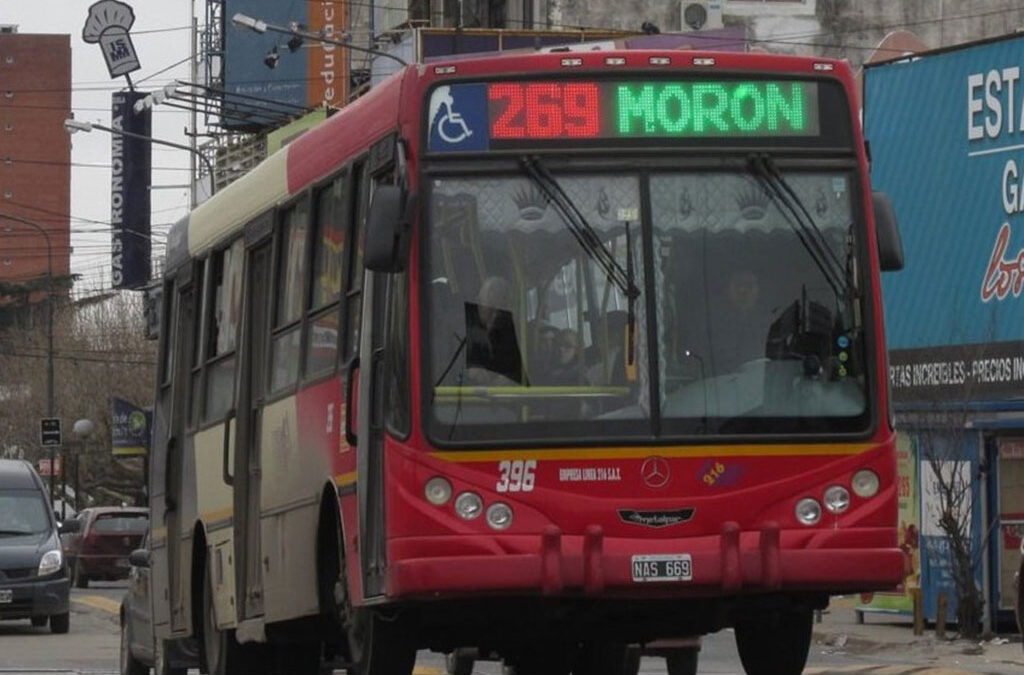 Empresarios del transporte lanzan un paro de colectivos bonaerenses por falta de pago de subsidios