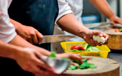 Gastronómicos acuerda con el Gobierno y hace retroceder el aumento firmado en paritaria: del 16 % lo baja al 7,6 %