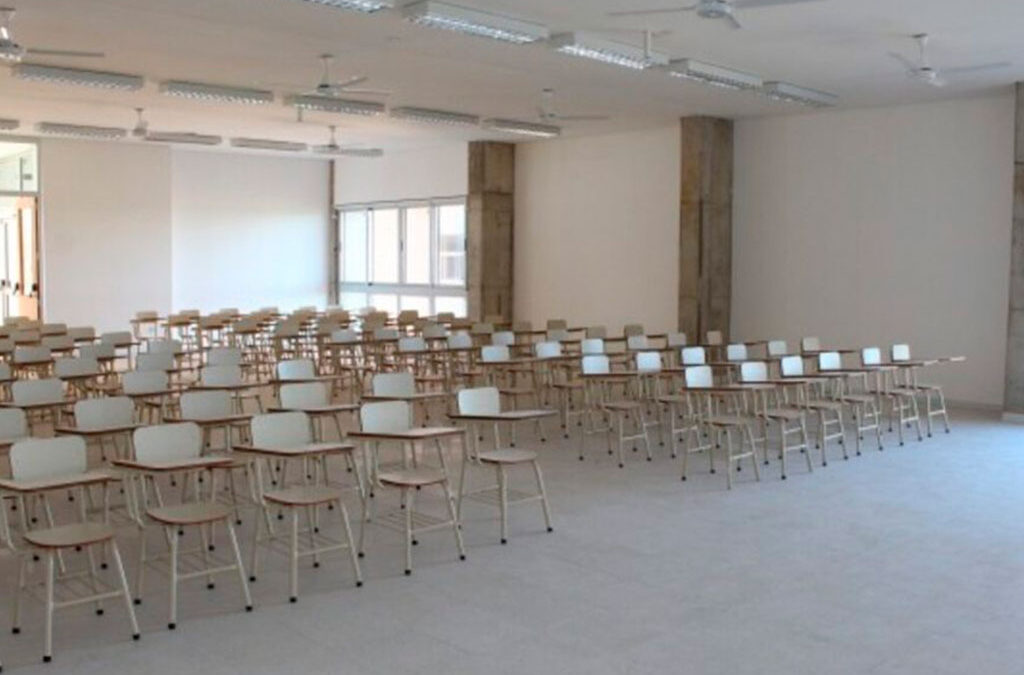 Docentes universitarios advierten que no empezarán las clases: la pérdida salarial ya supera el 70%