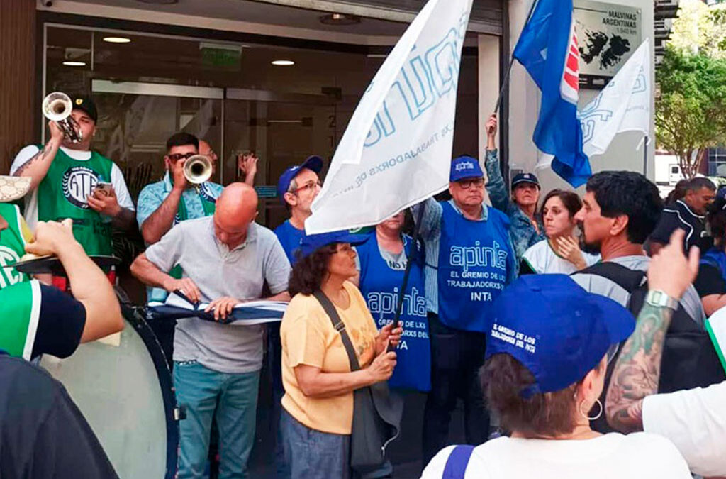 Trabajadores del INTA continuarán en estado de alerta y movilización y convocan a defender el organismo