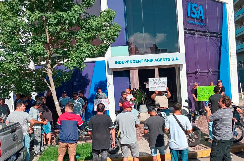 Serenos de buques, en lucha: profundizan medidas contra la agencia marítima ISA