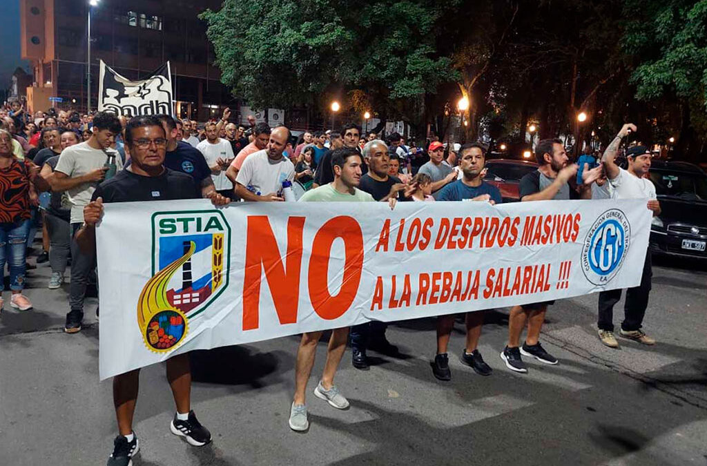 Trabajadores de Granja Tres Arroyos volvieron a las calles para reclamar contra sueldos impagos y despidos