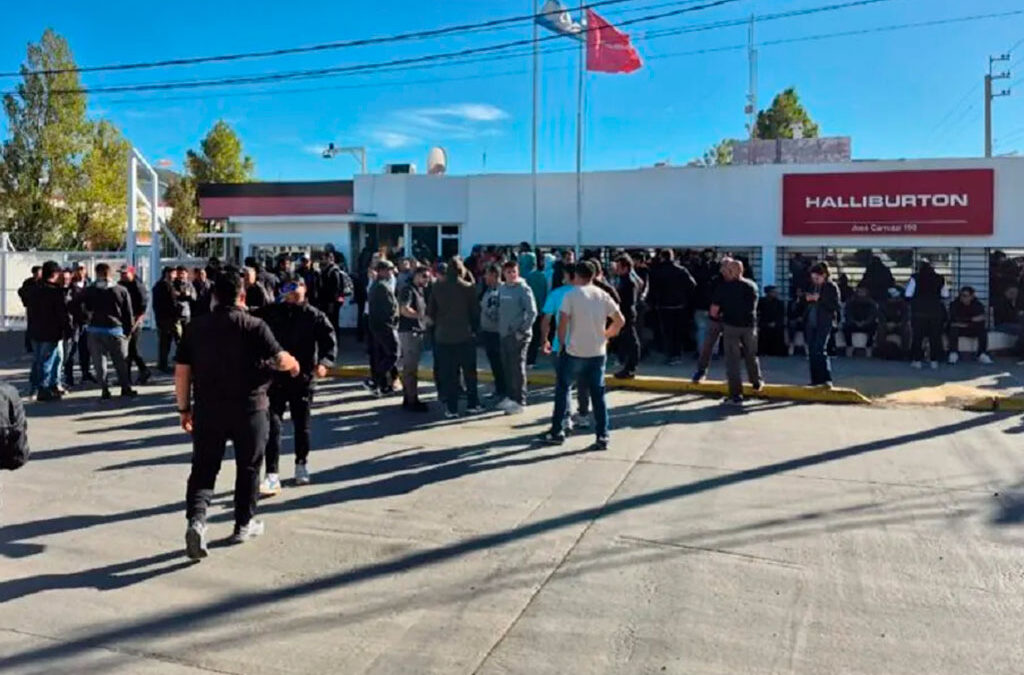 Crisis petrolera en Chubut: despidos masivos en Comodoro Rivadavia encienden las alarmas