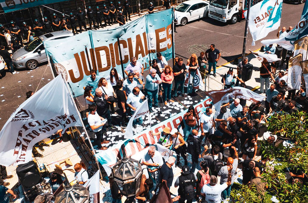 Judiciales reiteran el pedido por un aumento salarial del 10% retroactivo a enero