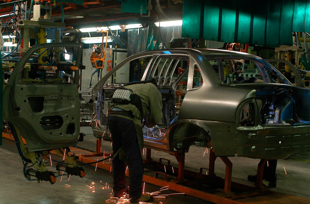 Ajuste sin freno: General Motors confirmó más de 300 despidos y retiros en Santa Fe