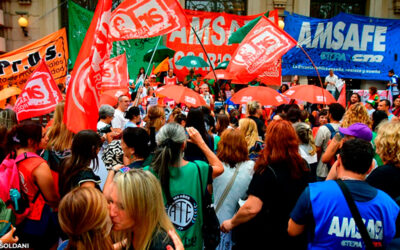 Gremios estatales movilizaron frente a Gobernación: Amsafe Rosario aseguró que el paro fue “mayoritario”