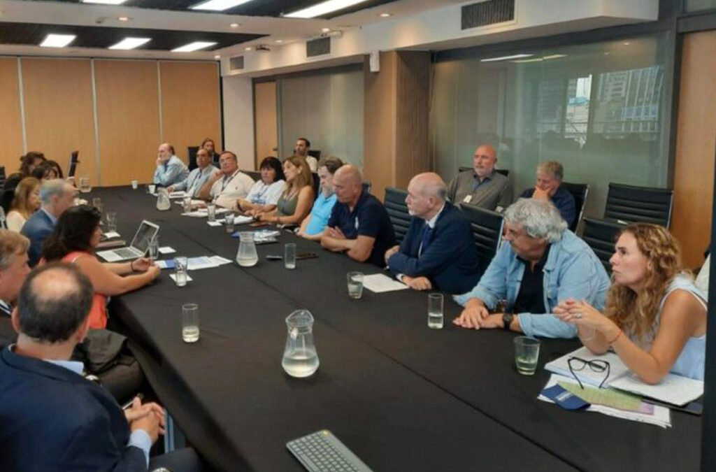 Gremios docentes rechazaron el aumento del Gobierno y sostienen las medidas de fuerza