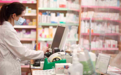 Trabajadores de farmacias cierran un aumento salarial y los básicos quedarán en $900.000