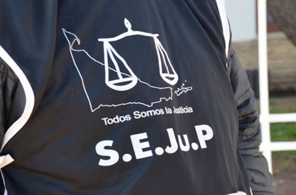 “Tiene que haber un gesto de solidaridad por parte de los que más ganan, dentro del Poder Judicial”