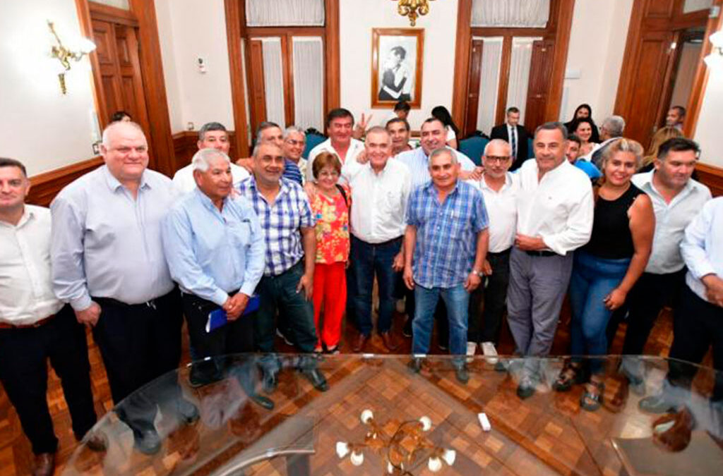 Tucumán anunció una suba del 10% en tres tramos para los estatales de la provincia