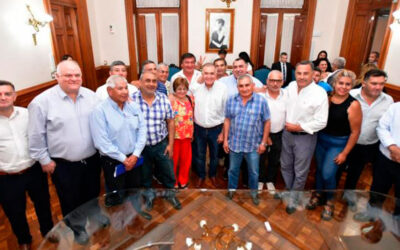Tucumán anunció una suba del 10% en tres tramos para los estatales de la provincia