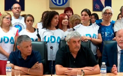 Gremios docentes de la CGT apuntaron al gobierno por el aumento «unilateral» del salario mínimo y se declaran en alerta