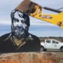 El sindicato de trabajadores de Vialidad nacional pidió perdón por destruir el monumento a Osvaldo Bayer