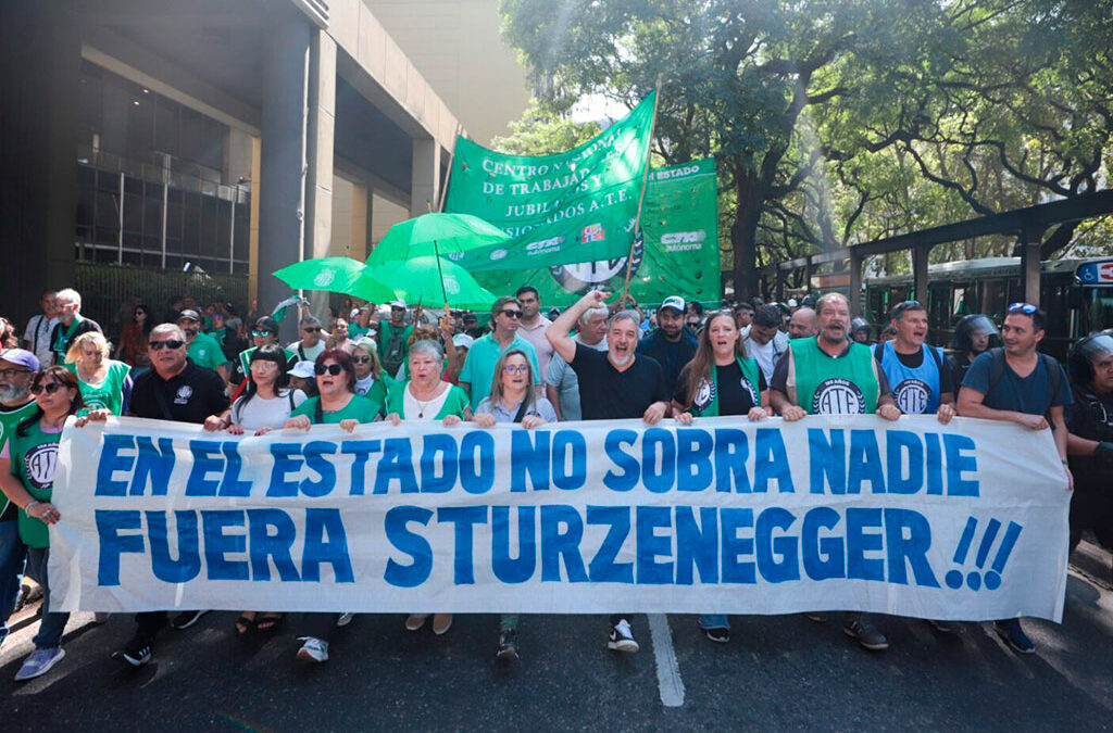 Tras el paro de este miércoles, ATE lanzó otra medida de fuerza de 36 horas a partir del 9 de abril