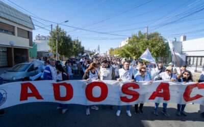 El gobierno provincial salió marcado de la crisis docente, pero en la ADOSAC ¿La lucha continúa?