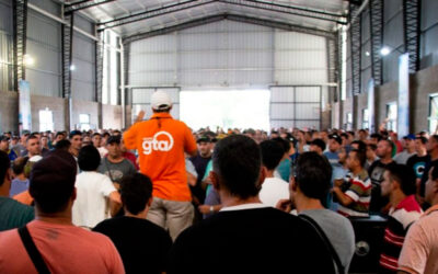 Trabajadores de Granja Tres Arroyos denuncian la «farsa de la crisis»: explotación, recorte salarial y despidos