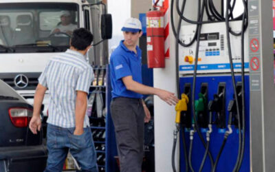 Aumentó la nafta pero igual podría haber problemas en los surtidores por un conflicto con el sindicato