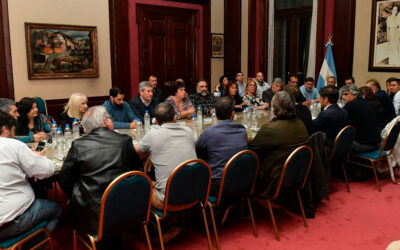 En la antesala de la paritaria, Kicillof advierte a los gremios un «diagnóstico muy malo»