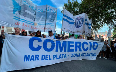 Mercantiles marplatenses se suman al paro general y marchan por los jubilados