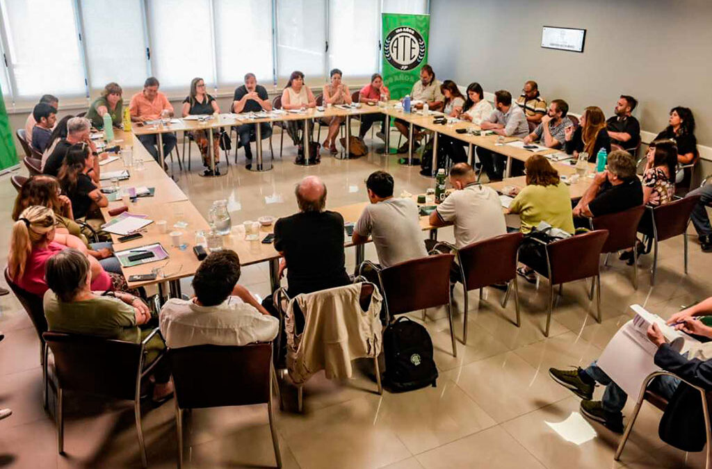 Tras otro cierre paritario por debajo de la inflación y la nueva devaluación, ATE reúne a su conducción nacional para analizar más protestas