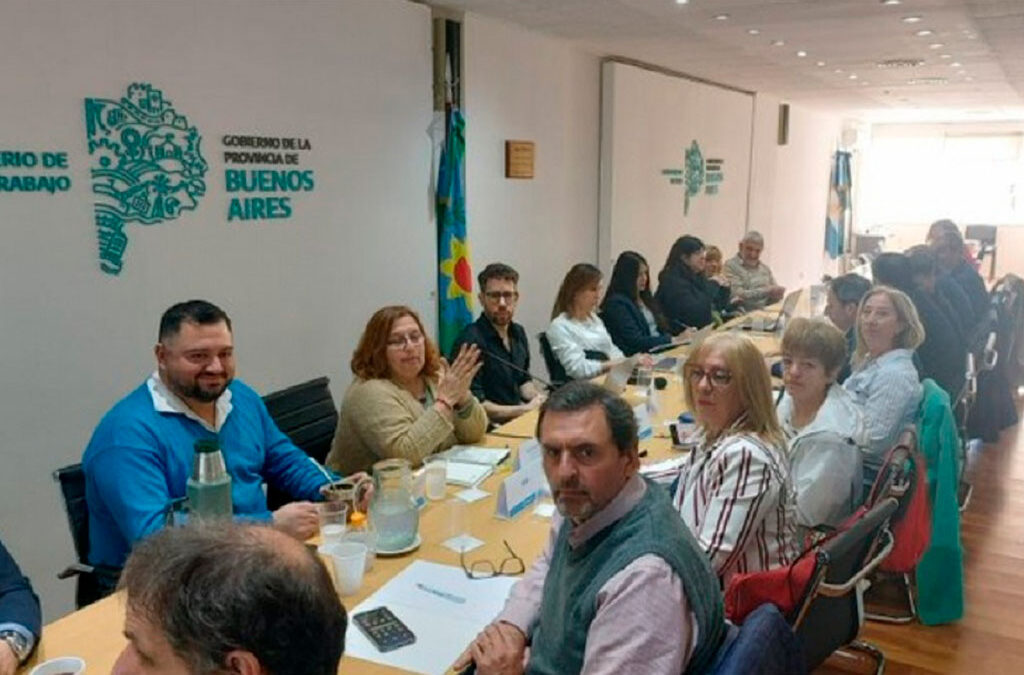 Sin avances salariales: así terminó el encuentro paritario de gremios docentes y estatales con Kicillof