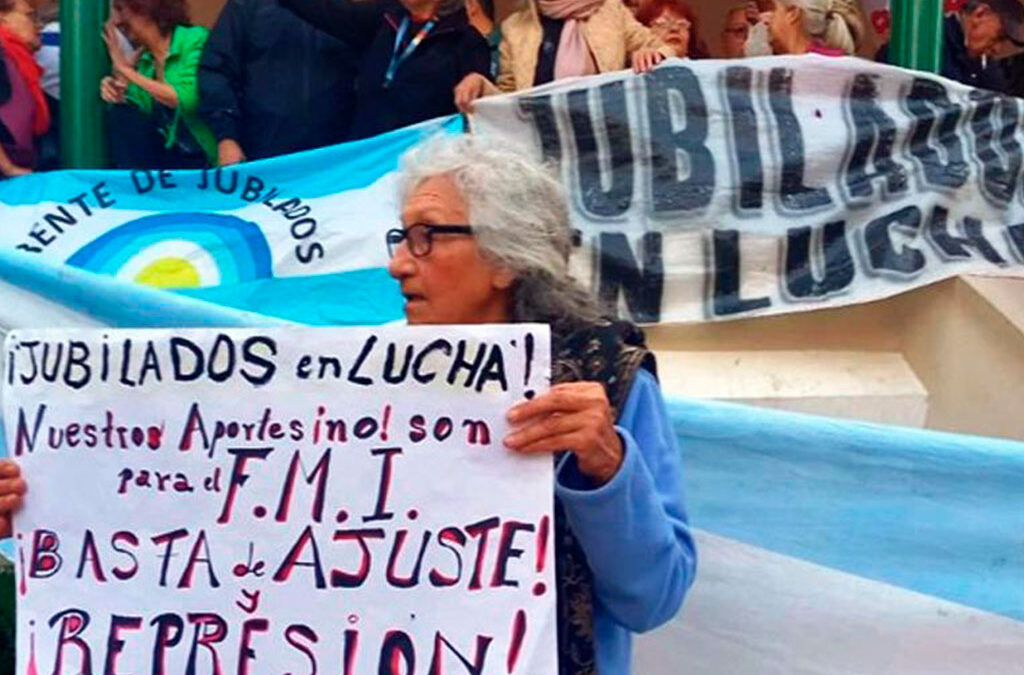 Privatizaciones, suba de la edad jubilatoria: las reformas que el FMI le impuso a Milei para firmar el acuerdo