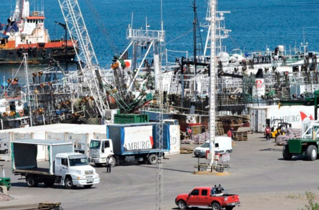 Trabajadores de Puerto Deseado van a elecciones en un momento crucial: reconstruir o seguir a la deriva