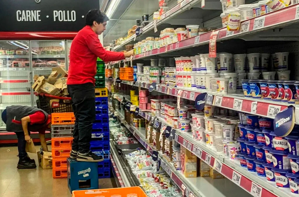 Empleados de Comercio: cuál es el aumento que pedirá el gremio y qué sueldo será el más alto en mayo de 2025