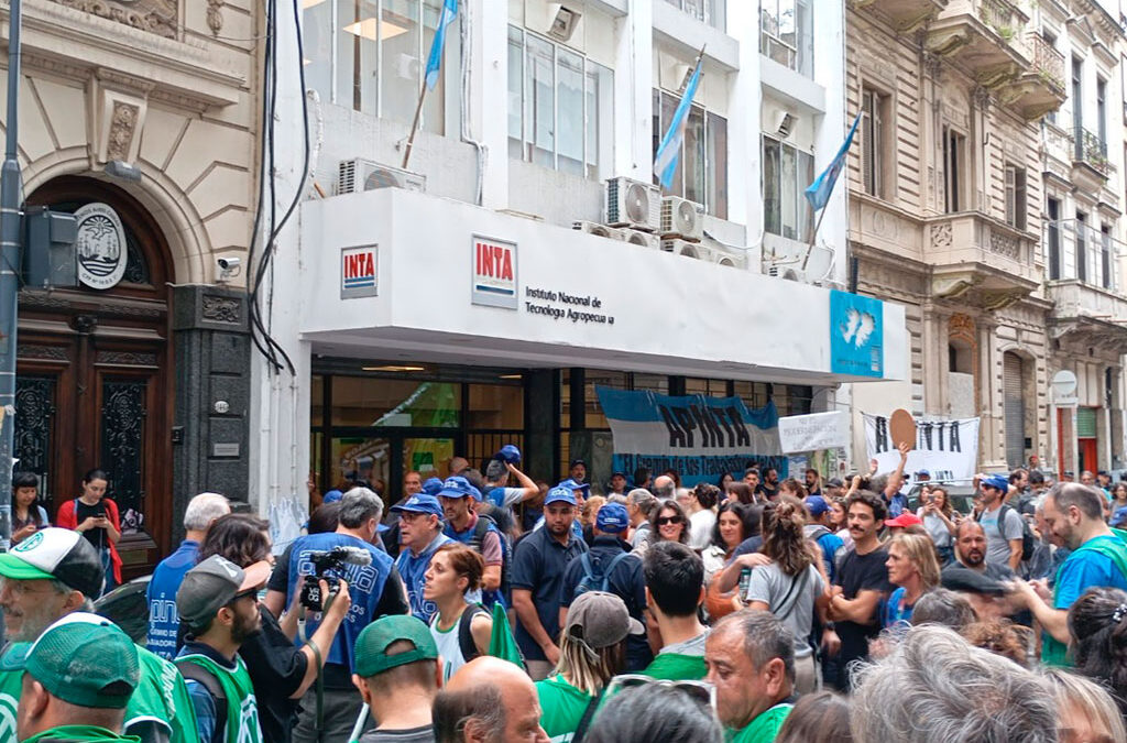 Milei avanza con la fusión del INTI y el INTA y los trabajadores del organismo convocan a una serie de protestas por temor a que haya 1500 despidos