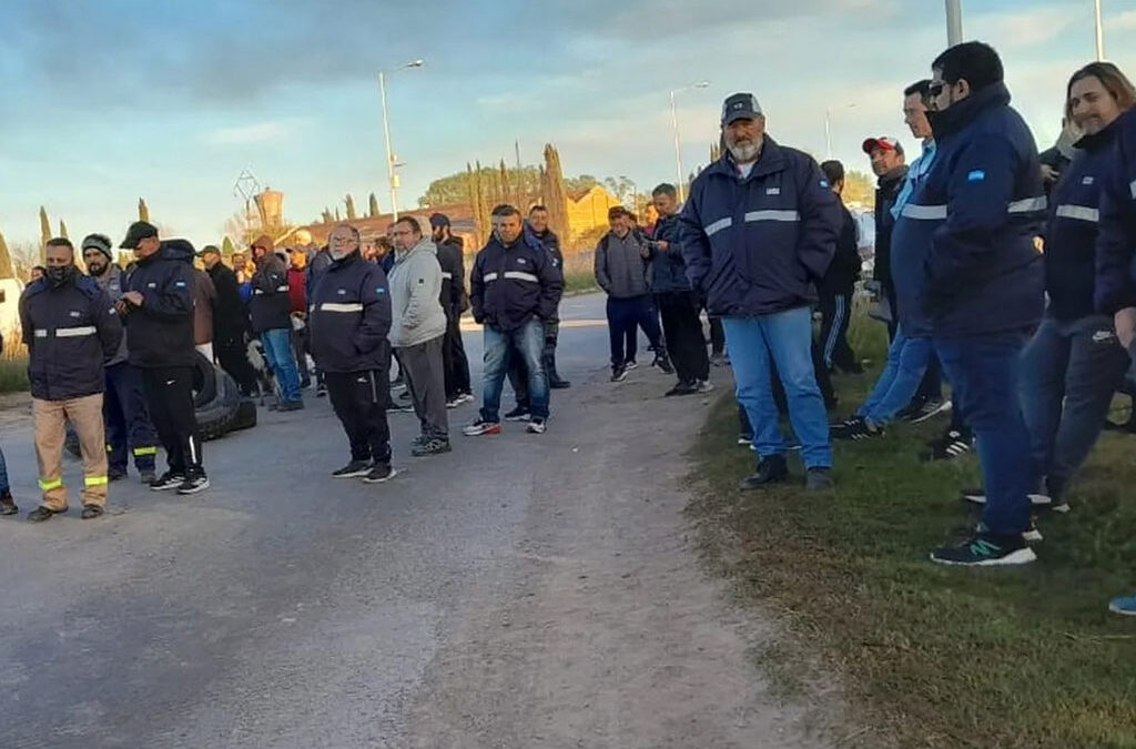 Despidos masivos en Cerro Negro: Ceramistas activan una huelga por tiempo indeterminado
