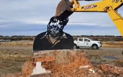 Tras la destrucción del monumento a Osvaldo Bayer, el Sindicato de Viales celebra la salida de las autoridades de Vialidad en Santa Cruz