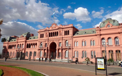 Aseguran que los estatales perdieron más del 50% del salario en los últimos 8 años