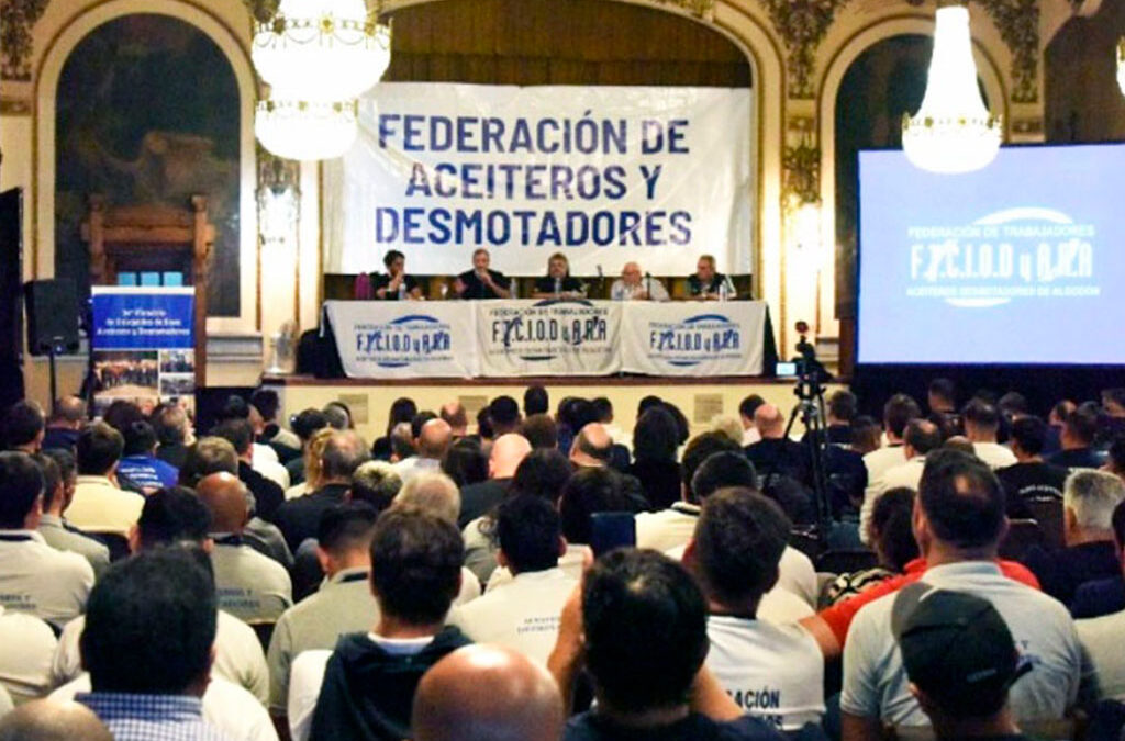 Aceiteros proponen presentar un programa económico del movimiento obrero en unidad