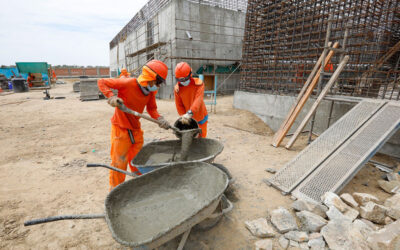 Por el cepo paritario del Gobierno que pisó los sueldos de la UOCRA, la Construcción aumentó menos del 1% en abril