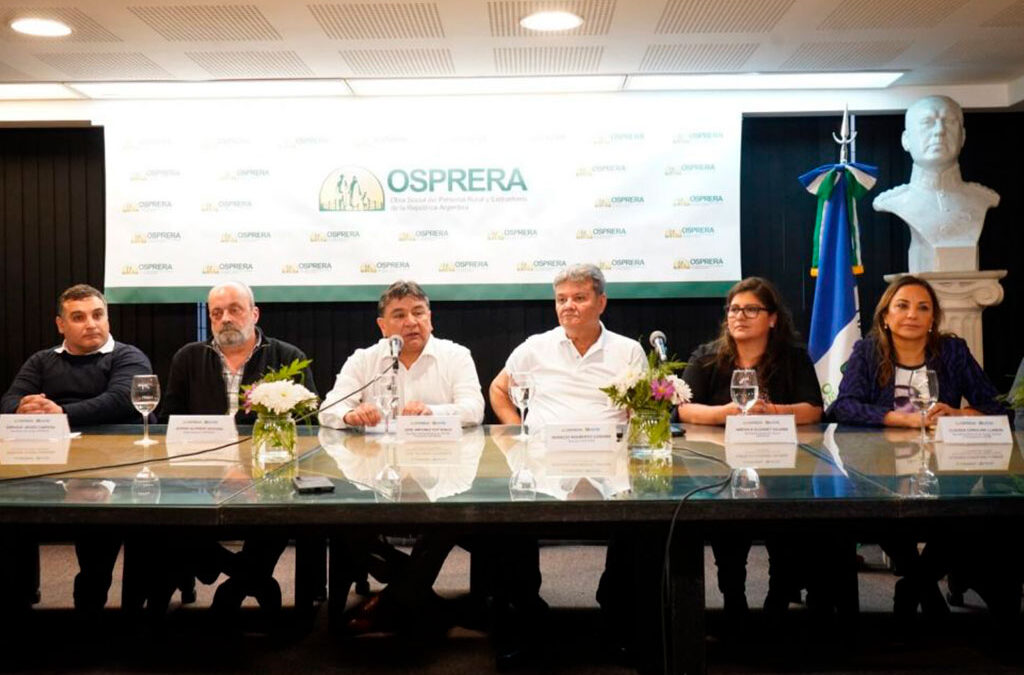 Escala la guerra por el gremio de los peones rurales: Petroni le bajó el contrató de la ART y lo intimó a desalojar, pero Voytenco dice que va a resistir dentro de las instalaciones de la UATRE