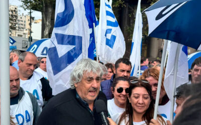 Docentes de la CGT denuncian que el Gobierno «se expulsó de la paritaria» y se adjudica «poder de veto» a los aumentos