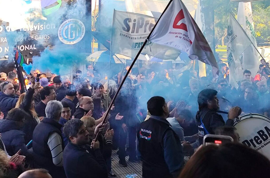 Congelamiento salarial en medios públicos: gremios retomaron el plan de lucha
