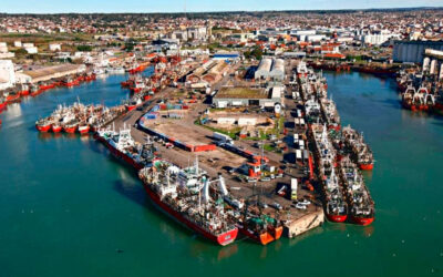 Cámaras pesqueras reclaman una drástica baja salarial de los marineros del sector congelador
