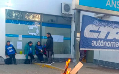 Denuncian despidos irregulares y precarización de trabajadores de limpieza en una sede de ANSES en la Patagonia
