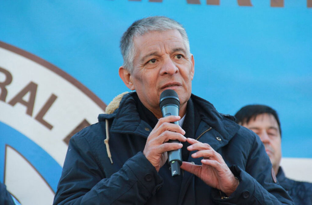 Argüello le advirtió a Milei que «no se puede ir contra la Constitución» y avisó que en caso de que no prospere la paritaria de Camioneros «se tomarán las medidas que sean necesarias»