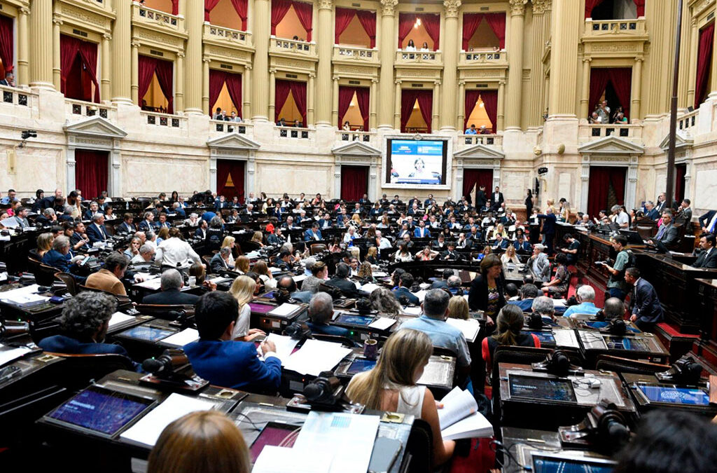 Trabajadores legislativos acordaron un aumento salarial trimestral del 4%