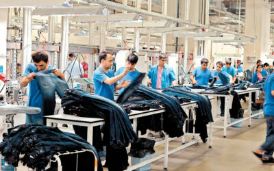 Textiles declararon Estado de Alerta y Movilización y denunciaron que los empresarios del sector «se disfrazan de libertarios para pagar sueldos de hambre por mandato del Gobierno»