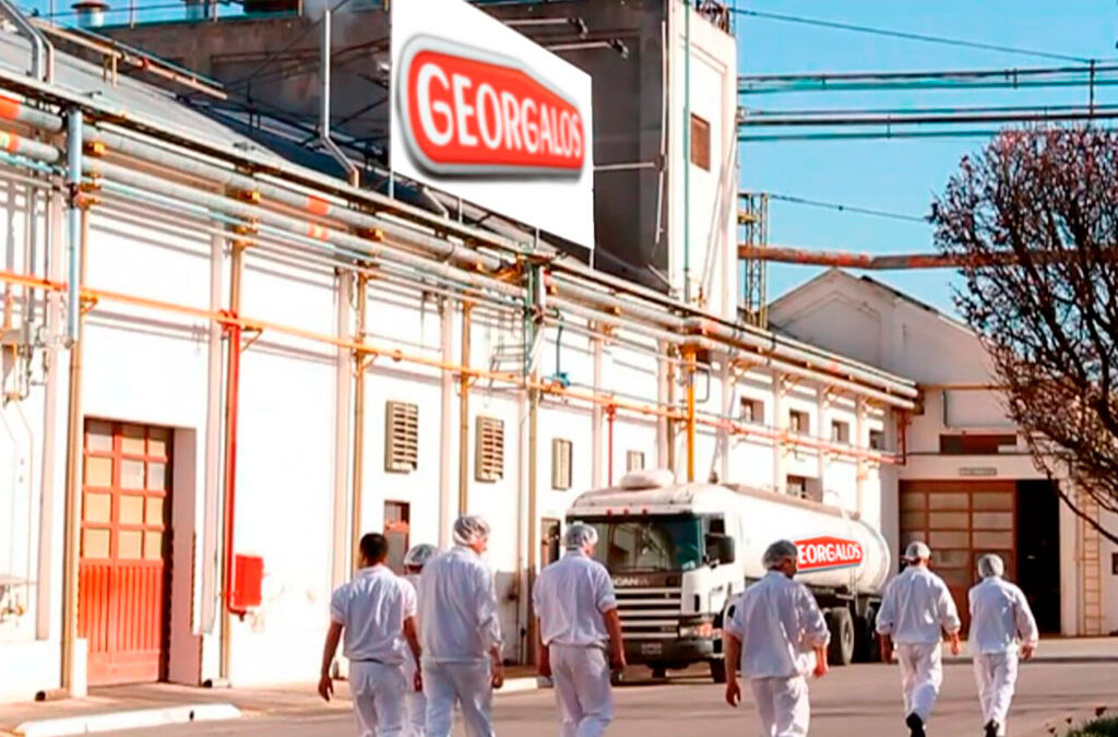 Despidos en Georgalos reavivan la crisis en la industria alimenticia